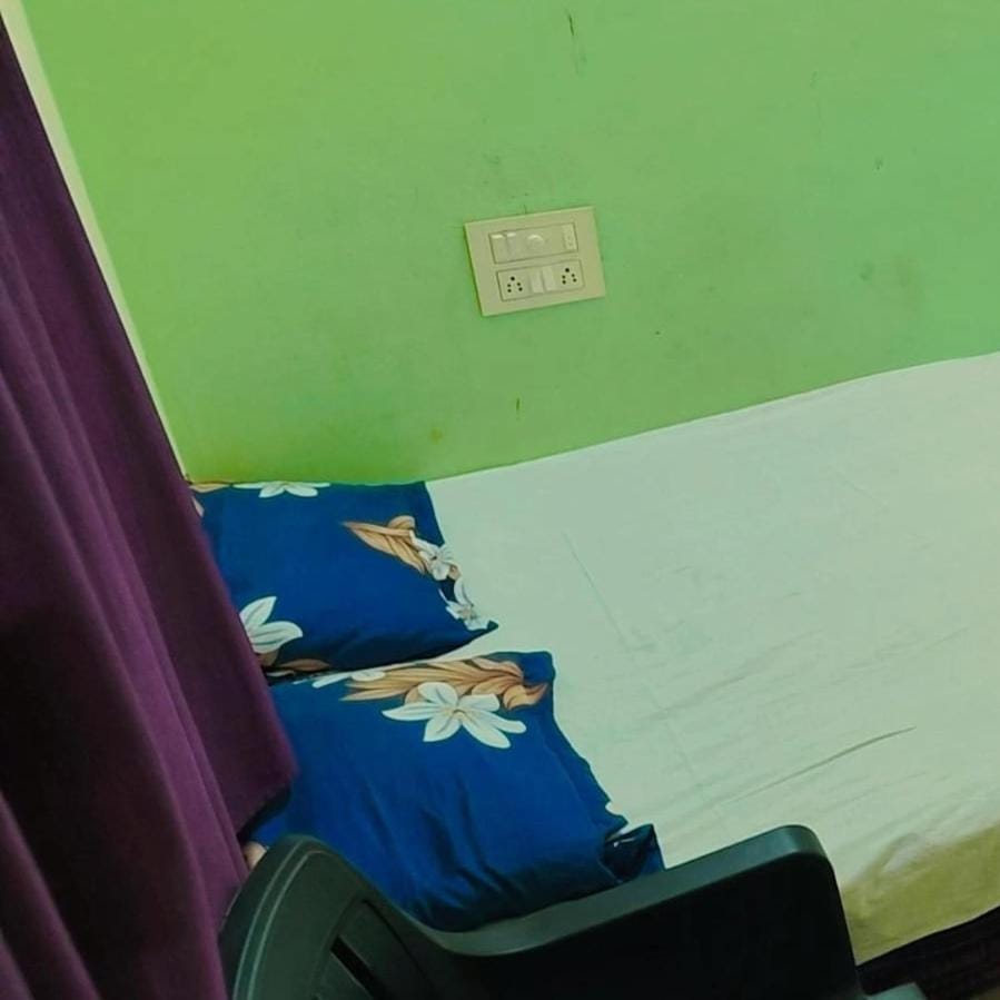 Saurabh Guest House, Akkalkot Bed and Breakfast in Karnataka