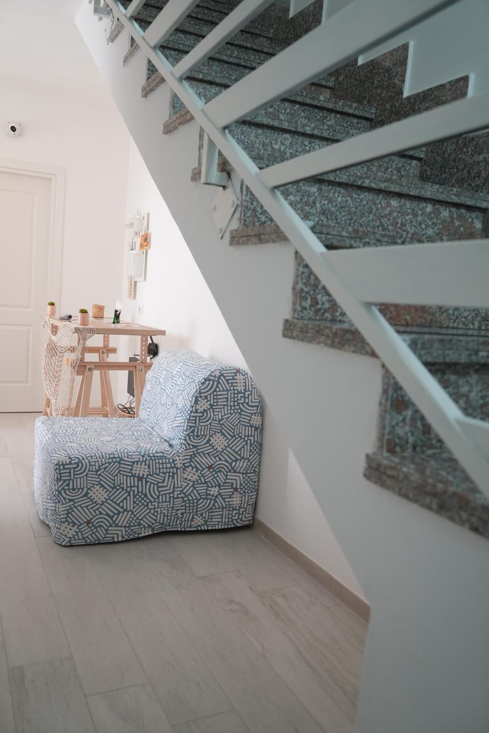 Lobby or reception, Internal: Not applicable to any particular room