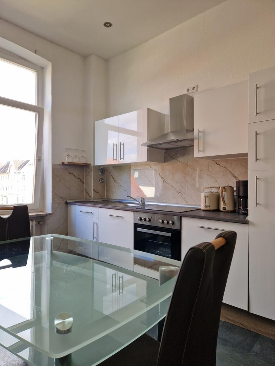 Kitchen or kitchenette, Dining area, dishwasher, oven, stove, toaster