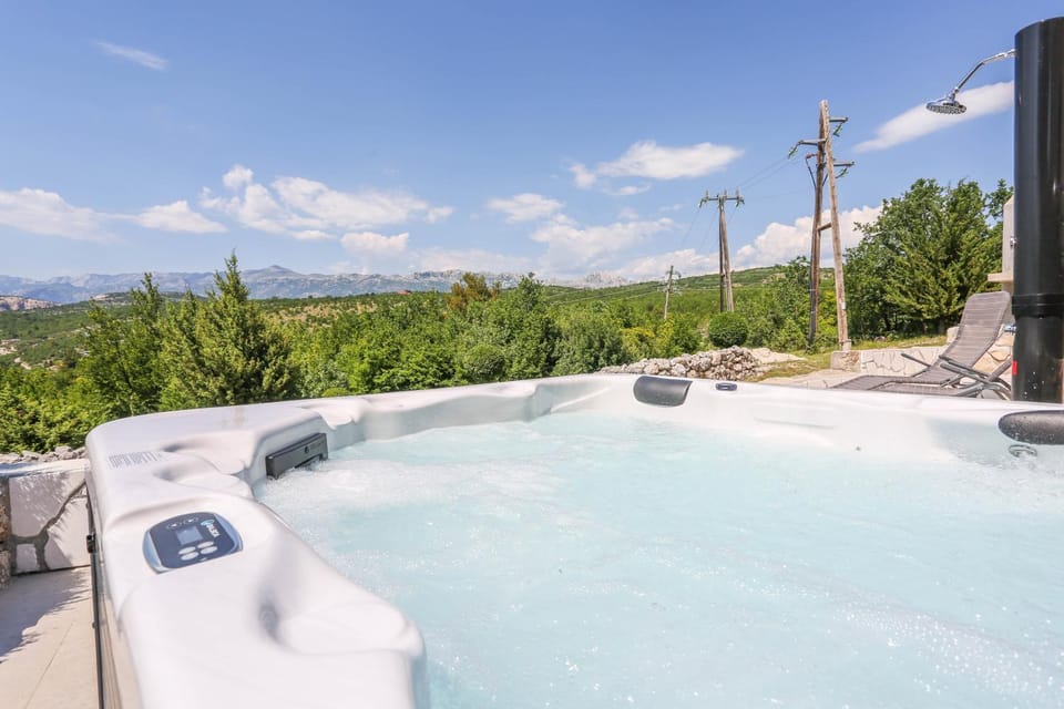 Natural landscape, Hot Tub, Mountain view