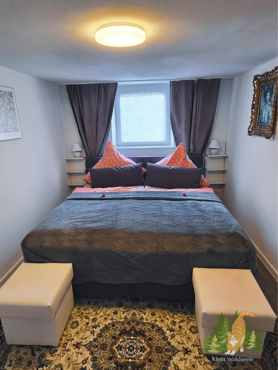 Bed, Photo of the whole room, Bedroom