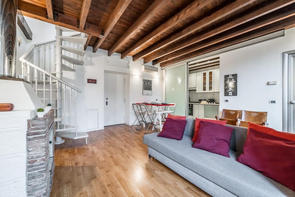 Bed, Kitchen or kitchenette, Living room, Seating area, Dining area