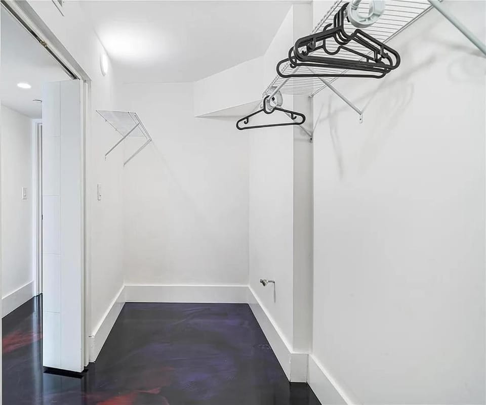 1717 N Bayshore Dr Miami, FL 33132 Apartment in Miami