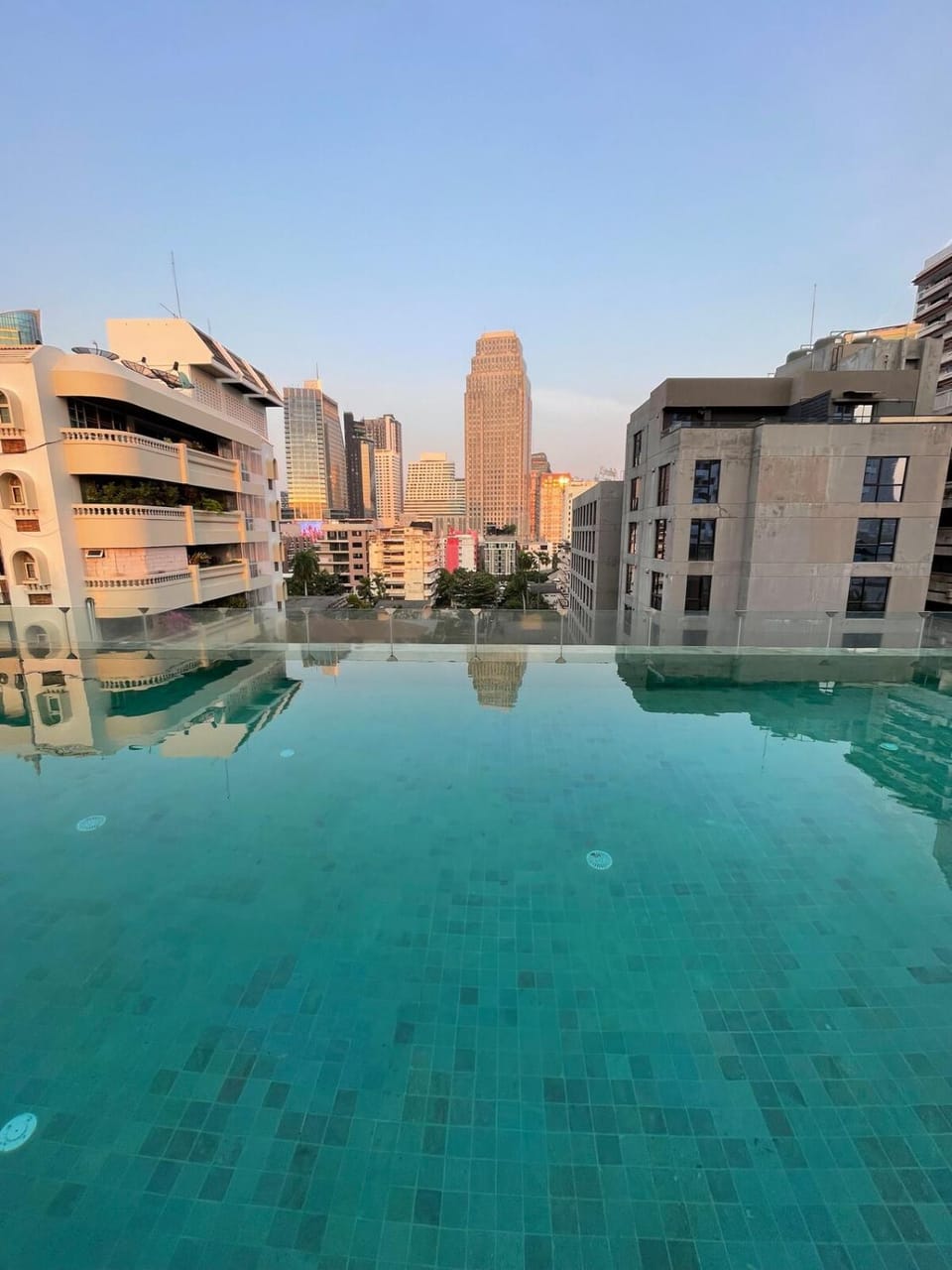 4Pax MRT BTS Asoke, Terminal21 Apartment in Bangkok
