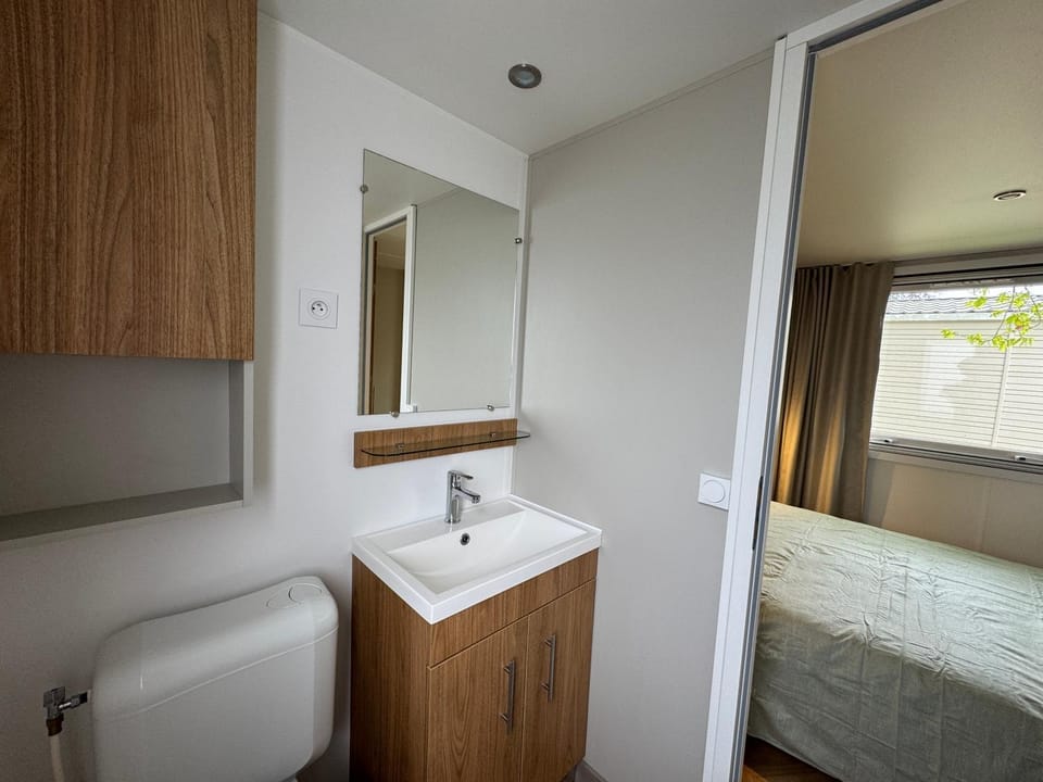 Bed, Bathroom, Bedroom