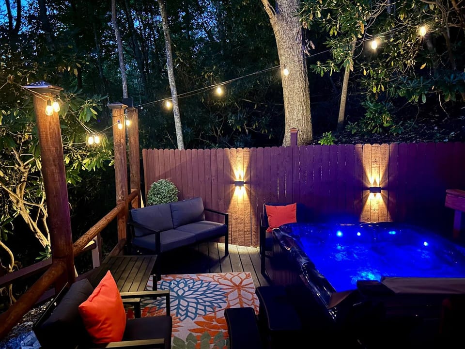 Patio, Night, Natural landscape, Hot Tub, Seating area