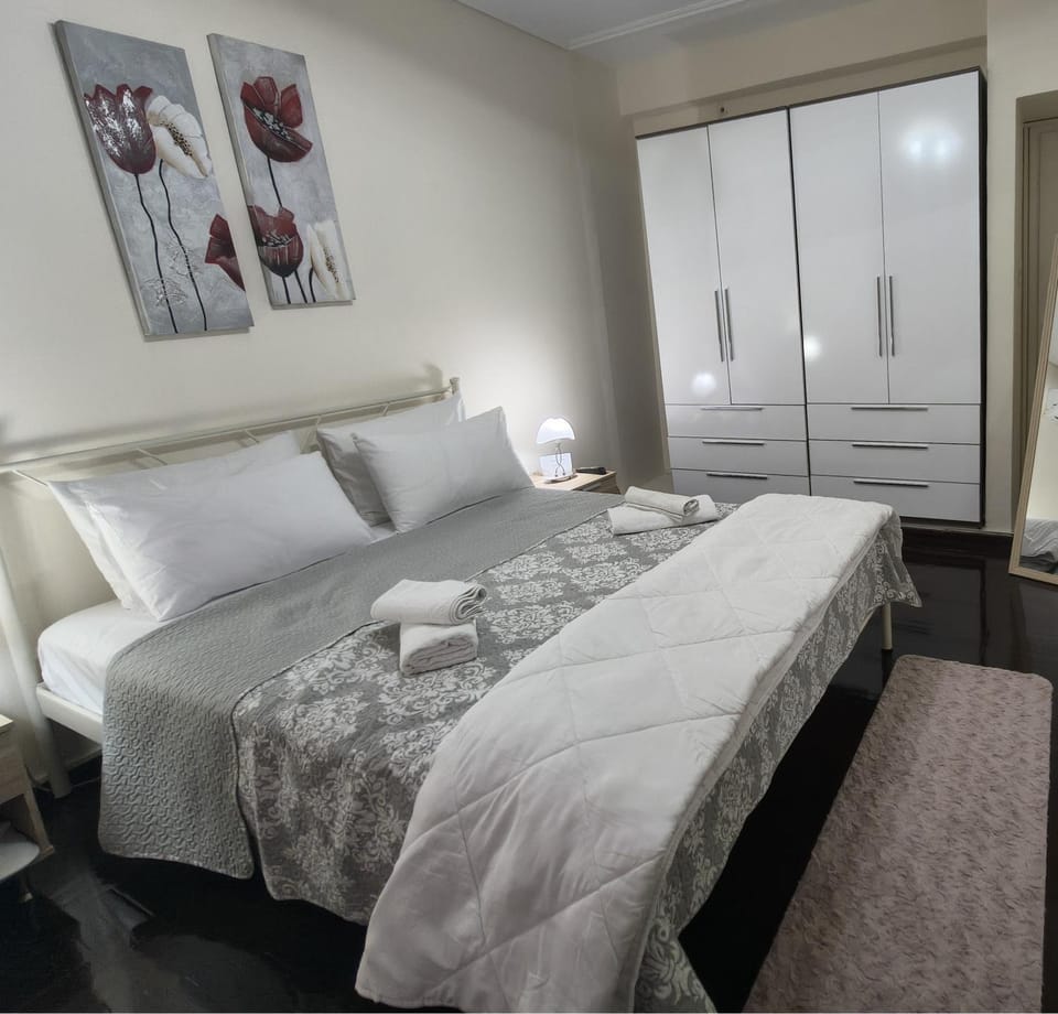 Bed, Photo of the whole room, Bedroom, towels, wardrobe