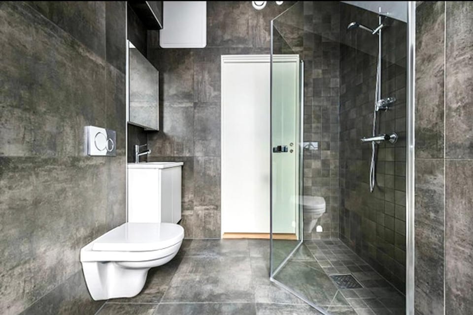 Shower, Toilet, Bathroom