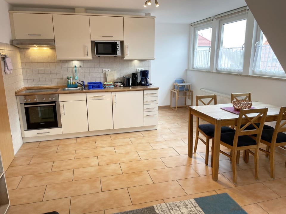 Kitchen or kitchenette, Dining area, dishwasher, oven, stove, toaster