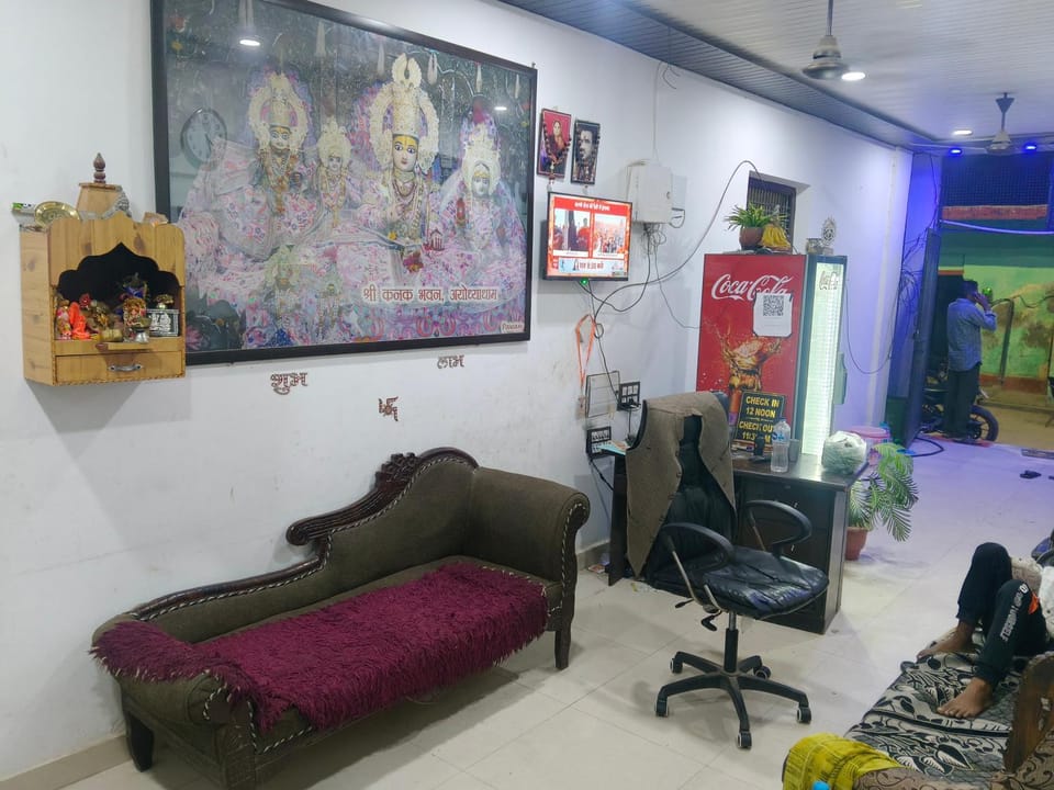 Abhay Paying Guest House Bed and Breakfast in Uttar Pradesh