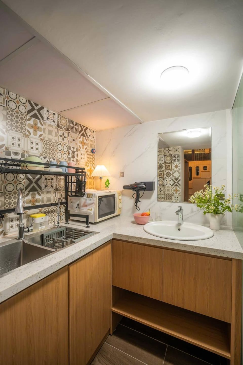 Kitchen or kitchenette