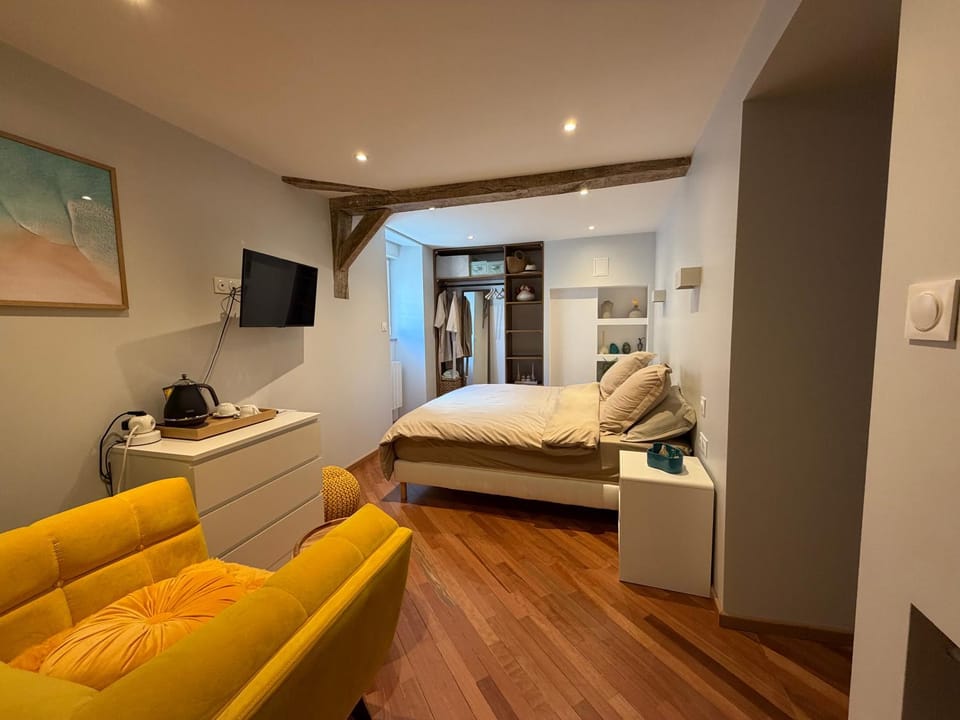 Chambre privée de La Valette avec salle de bain Vacation rental in Brittany