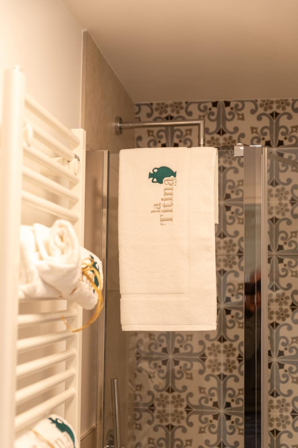 Shower, Bathroom, hair dryier, towels