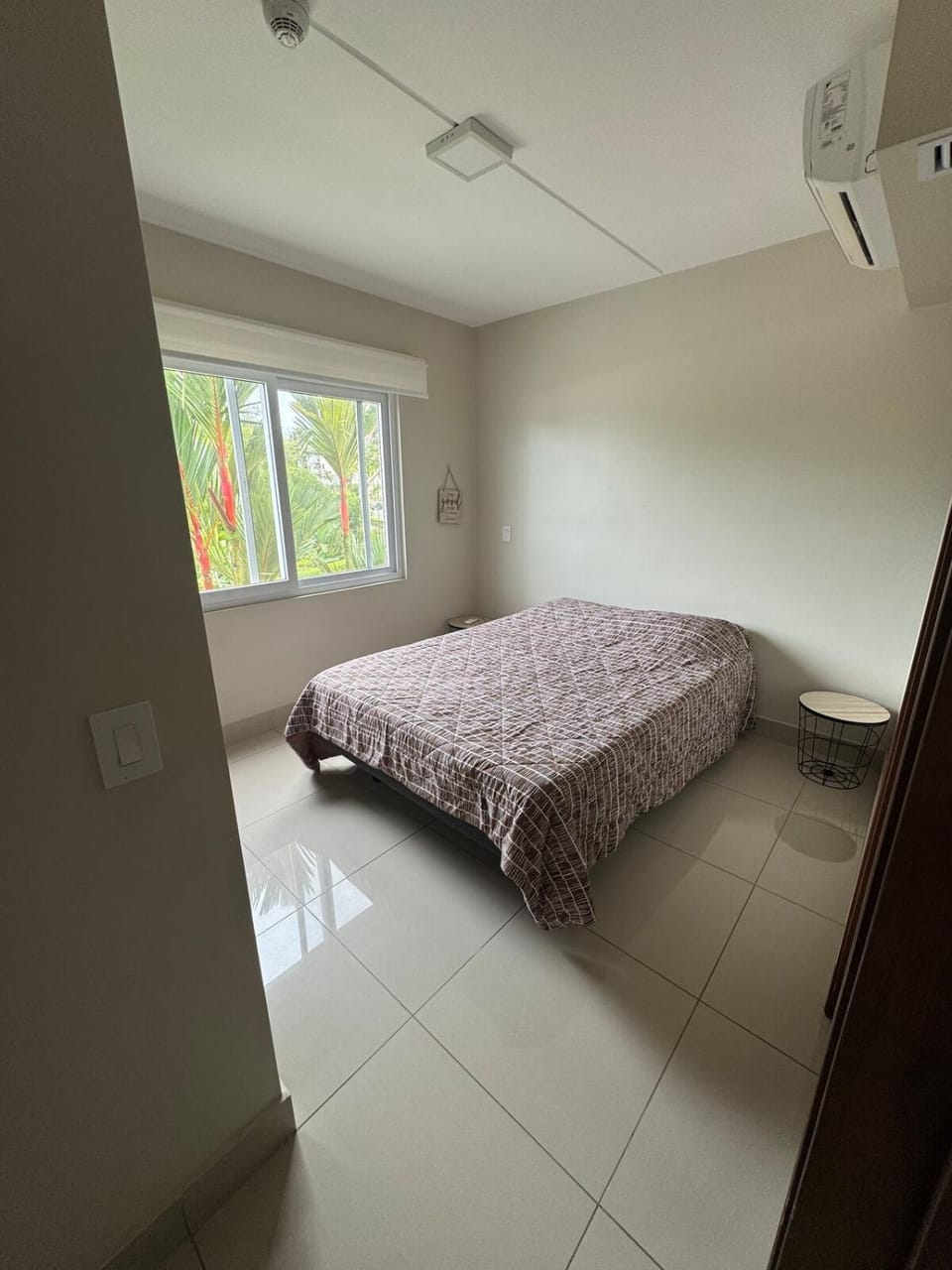 Bed, Bedroom, air conditioner