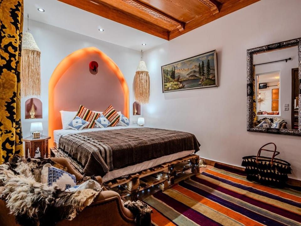 Bed, Photo of the whole room, Bedroom