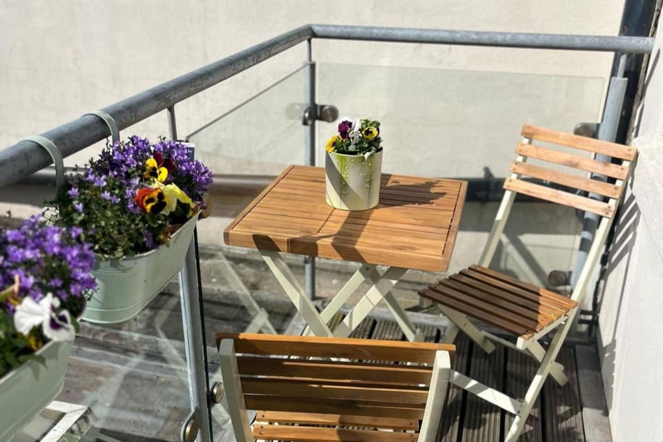 Cardiff Apt - Sleeps 6 - Castle & Stadium Nearby Apartment in Cardiff
