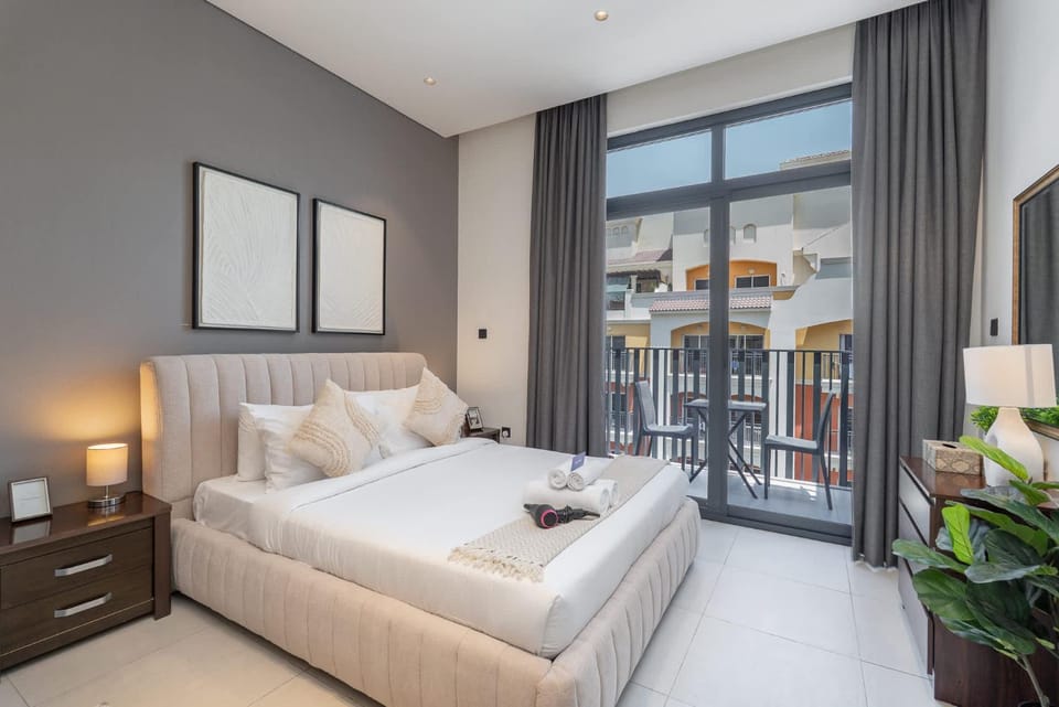 Free housekeeping visits during your stay - StayShort - Spacious and Stunning Studio in The Heart of JVC Apartment in Dubai