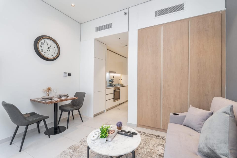 Free housekeeping visits during your stay - StayShort - Spacious and Stunning Studio in The Heart of JVC Apartment in Dubai