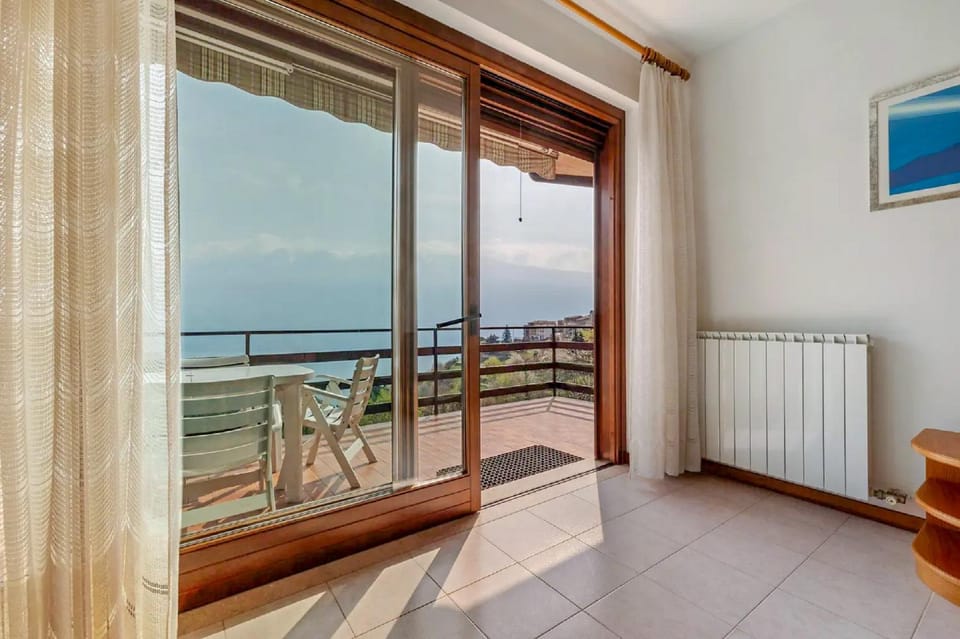 Natural landscape, View (from property/room), Balcony/Terrace