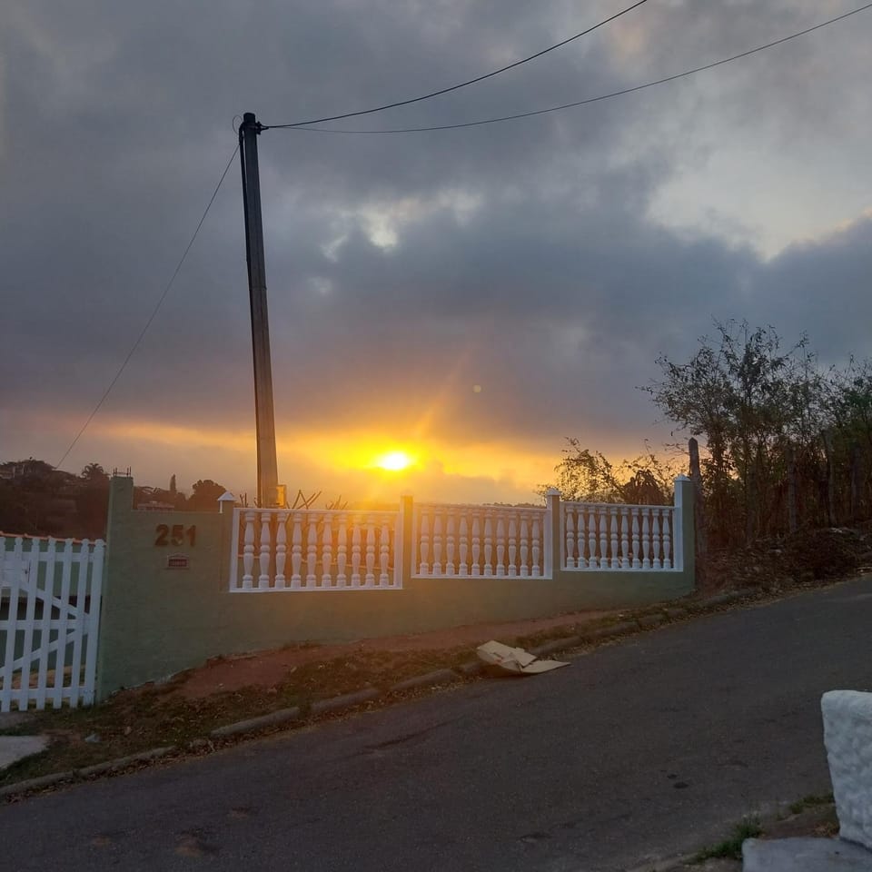 Miniecharmosa House in Miguel Pereira