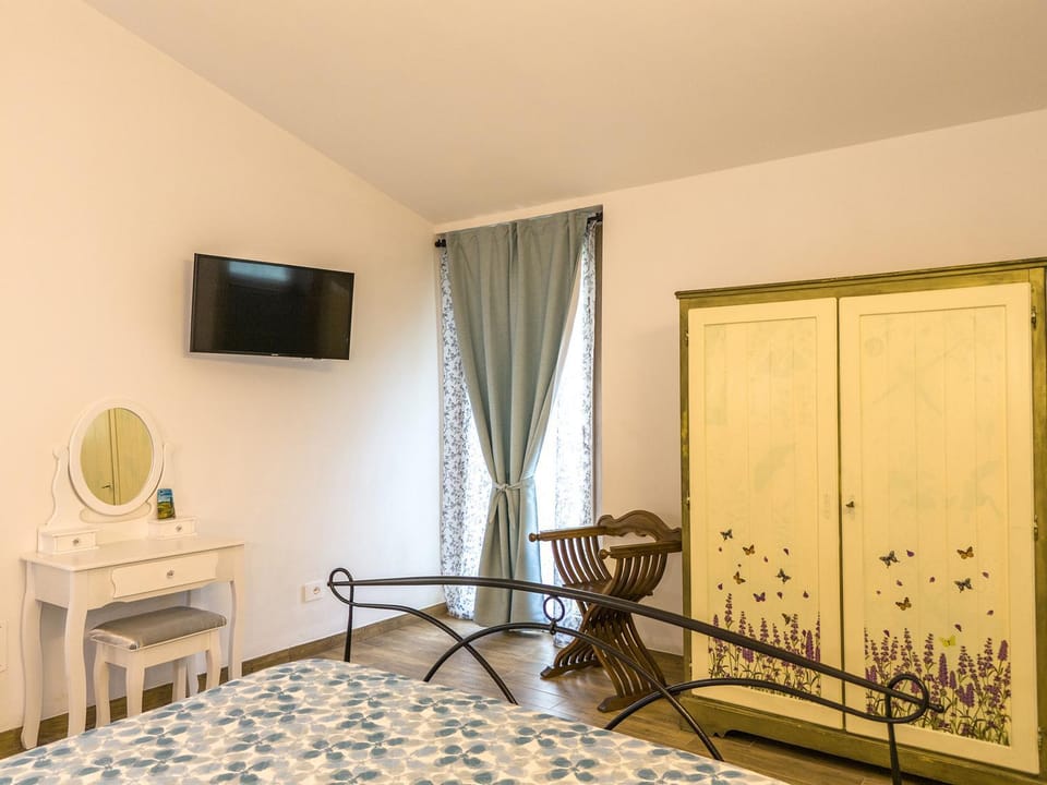 Agriturismo Podere Caneto Farm Stay in Tuscany