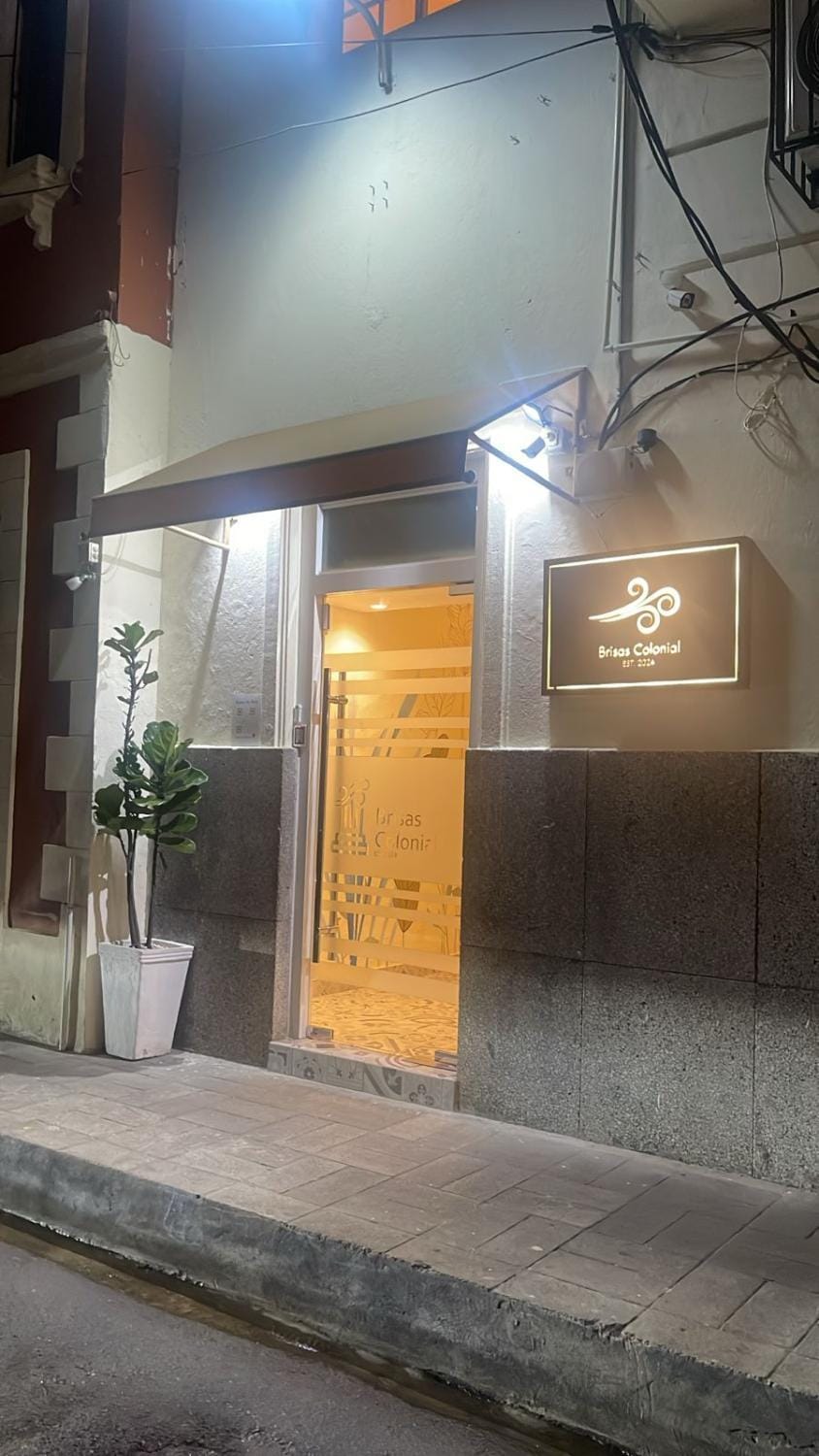 Facade/entrance