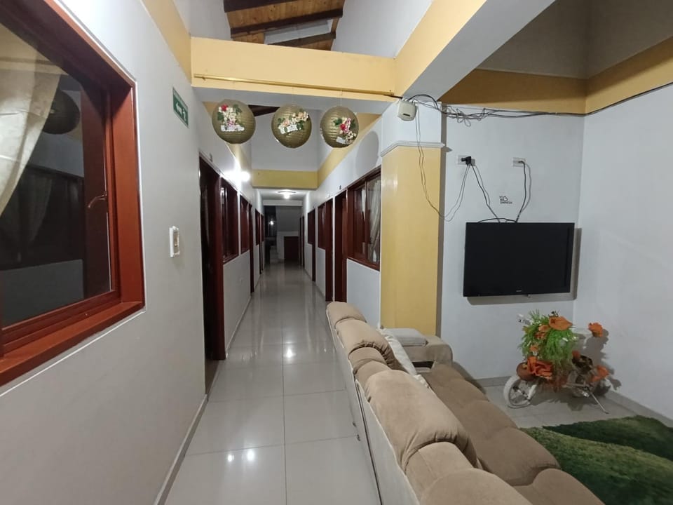 Communal lounge/ TV room, TV and multimedia, Living room, Seating area, Evening entertainment