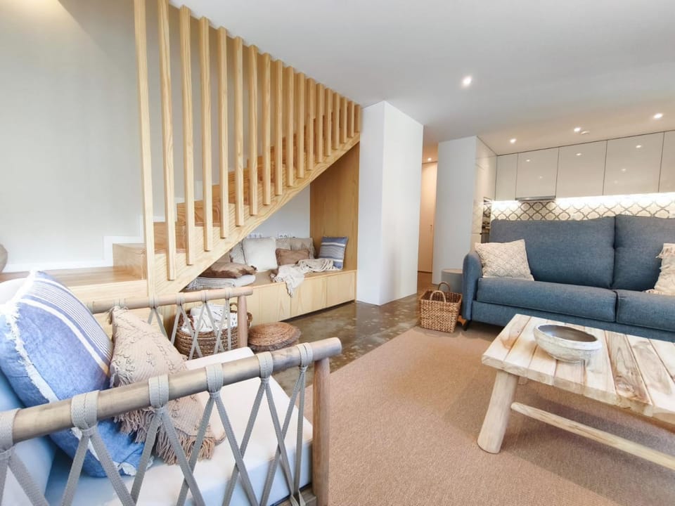 Living room, Seating area