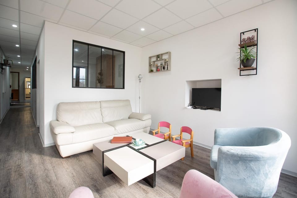 Communal lounge/ TV room, TV and multimedia, Living room, Seating area