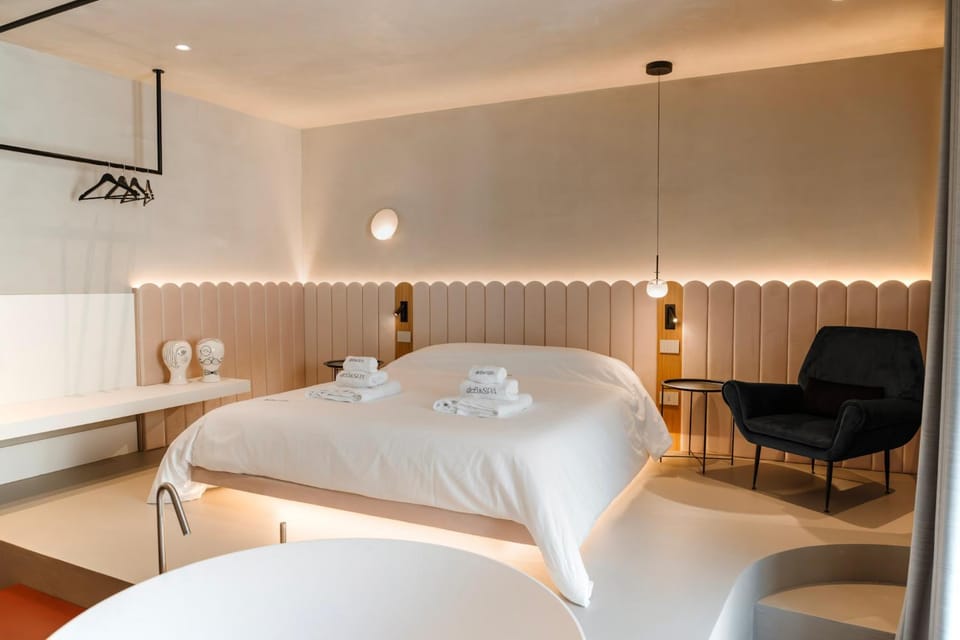 Bed, Photo of the whole room