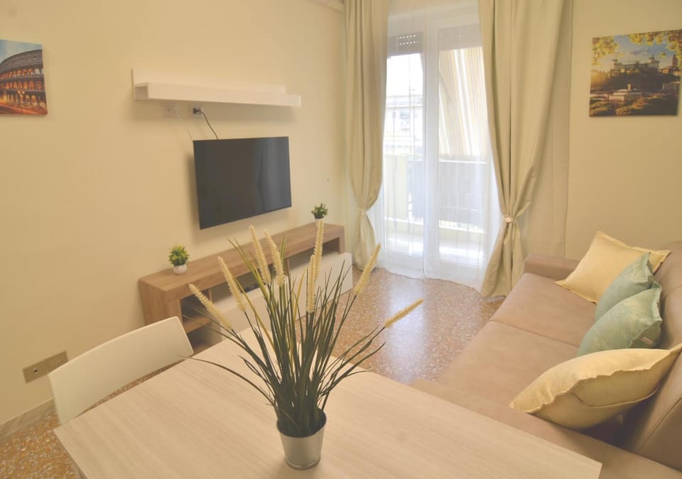 TV and multimedia, Living room, Seating area, heating, internet, air conditioner