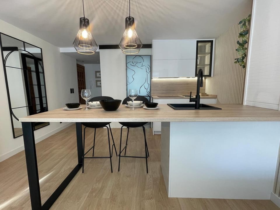 Abrazo a la Catedral by Unique Rooms Apartment in Burgos