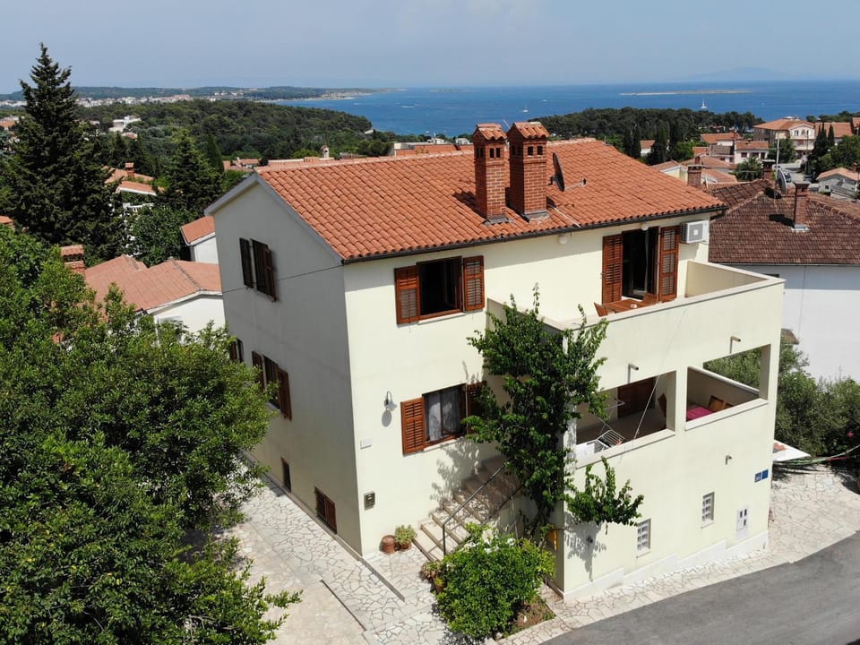 Facade/entrance, On site