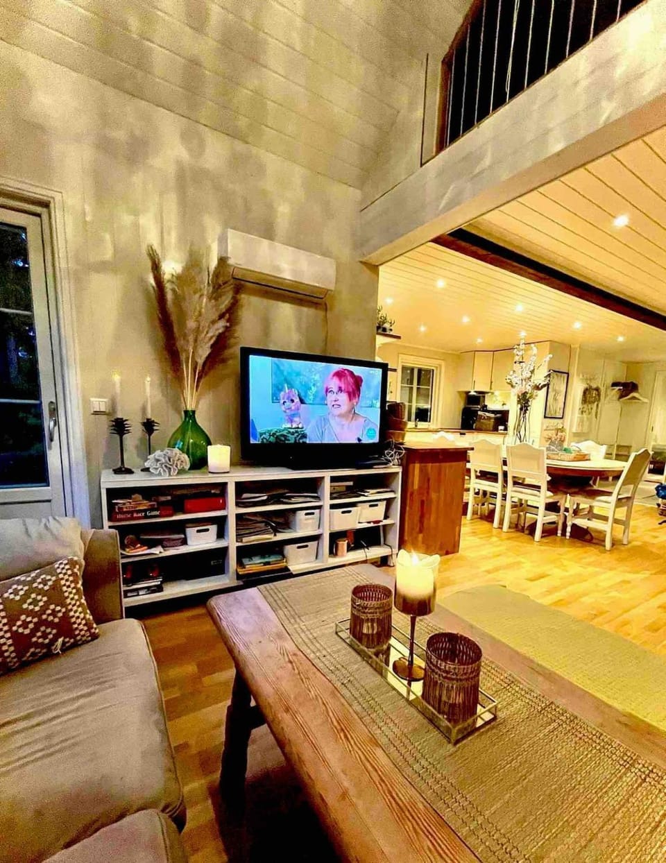 Communal lounge/ TV room, Living room, Seating area