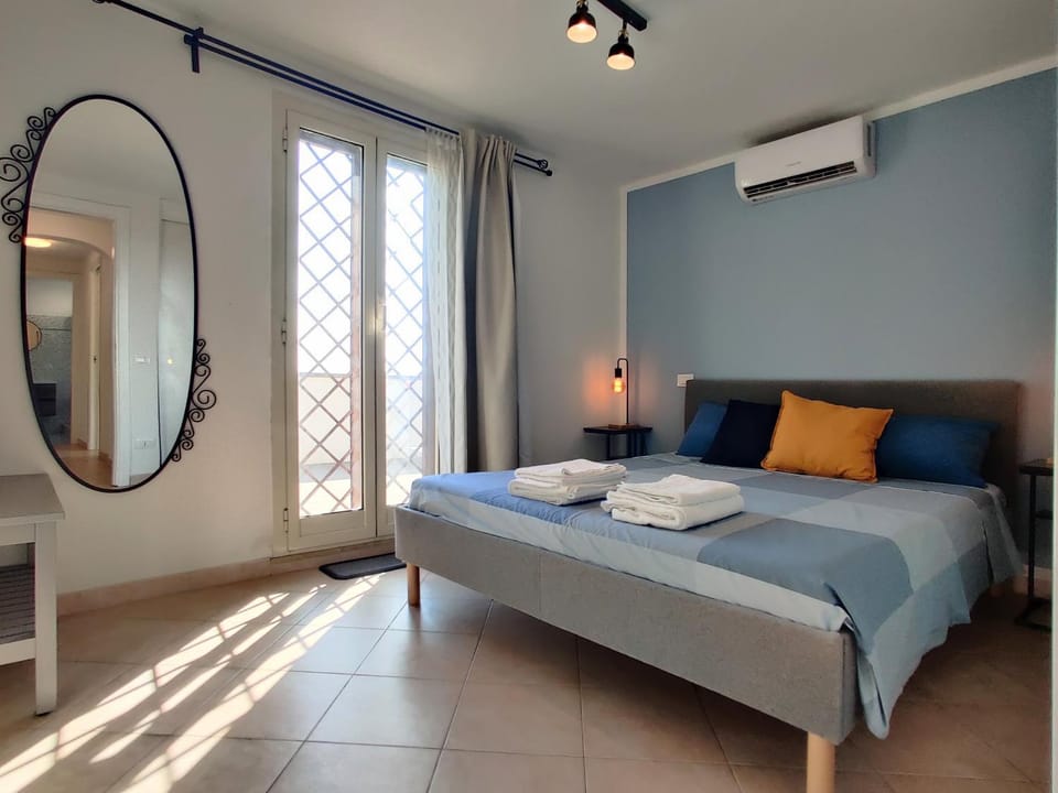 Rooftop via Appia Nuova, Roma Apartment in Rome
