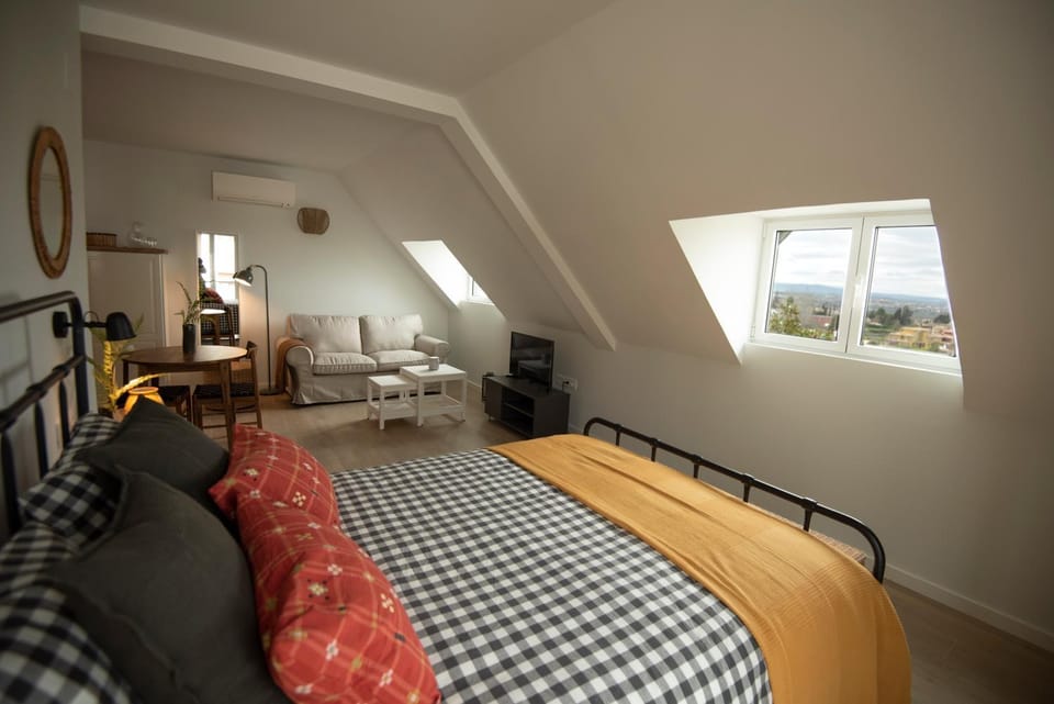 Bed, Photo of the whole room