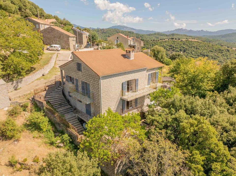 Bird's eye view, Mountain view