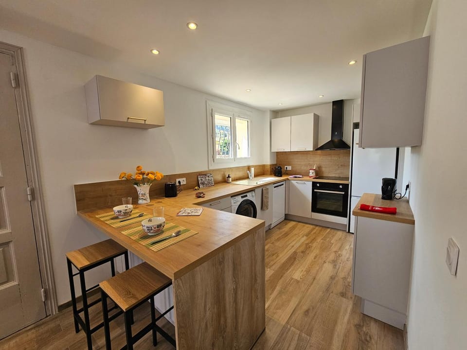 dishwasher, oven, stove, toaster