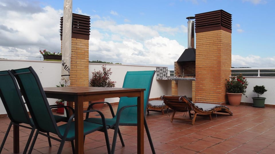 BBQ facilities, Balcony/Terrace, sunbed