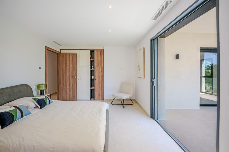 Contemporary Villa with Heated Pool Near Sea Villa in Saint-Raphael