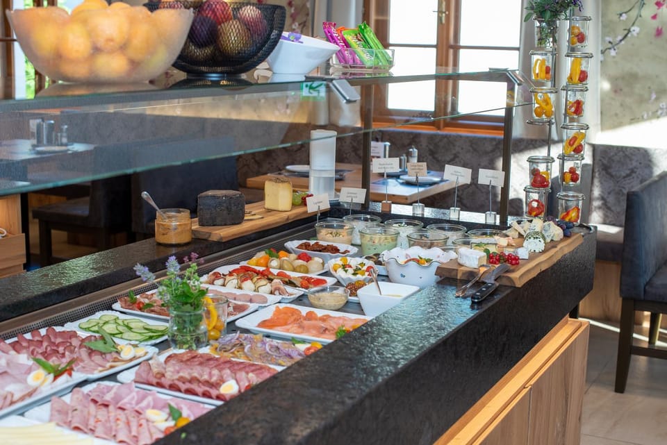 Breakfast, Buffet breakfast