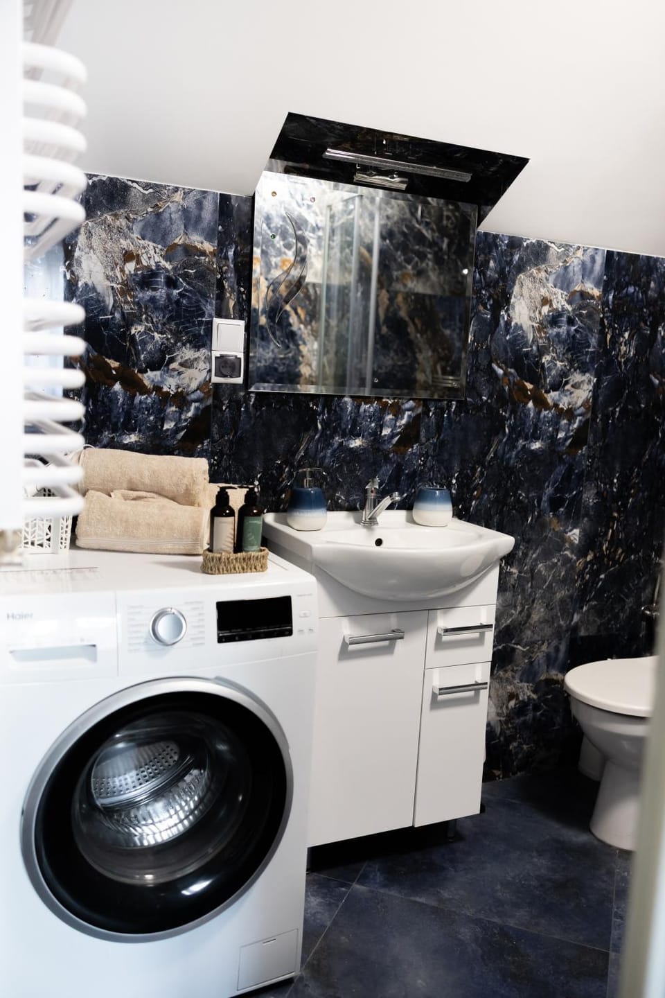 Bathroom, washing machine