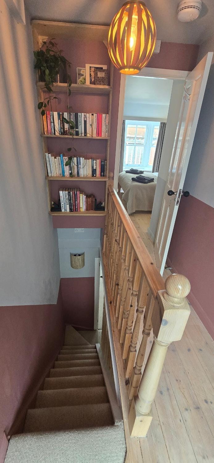 Regency Beach House - 2 bed, 2 bath by the beach! House in Brighton