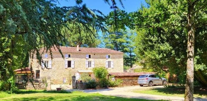 Property building, Garden view, Parking