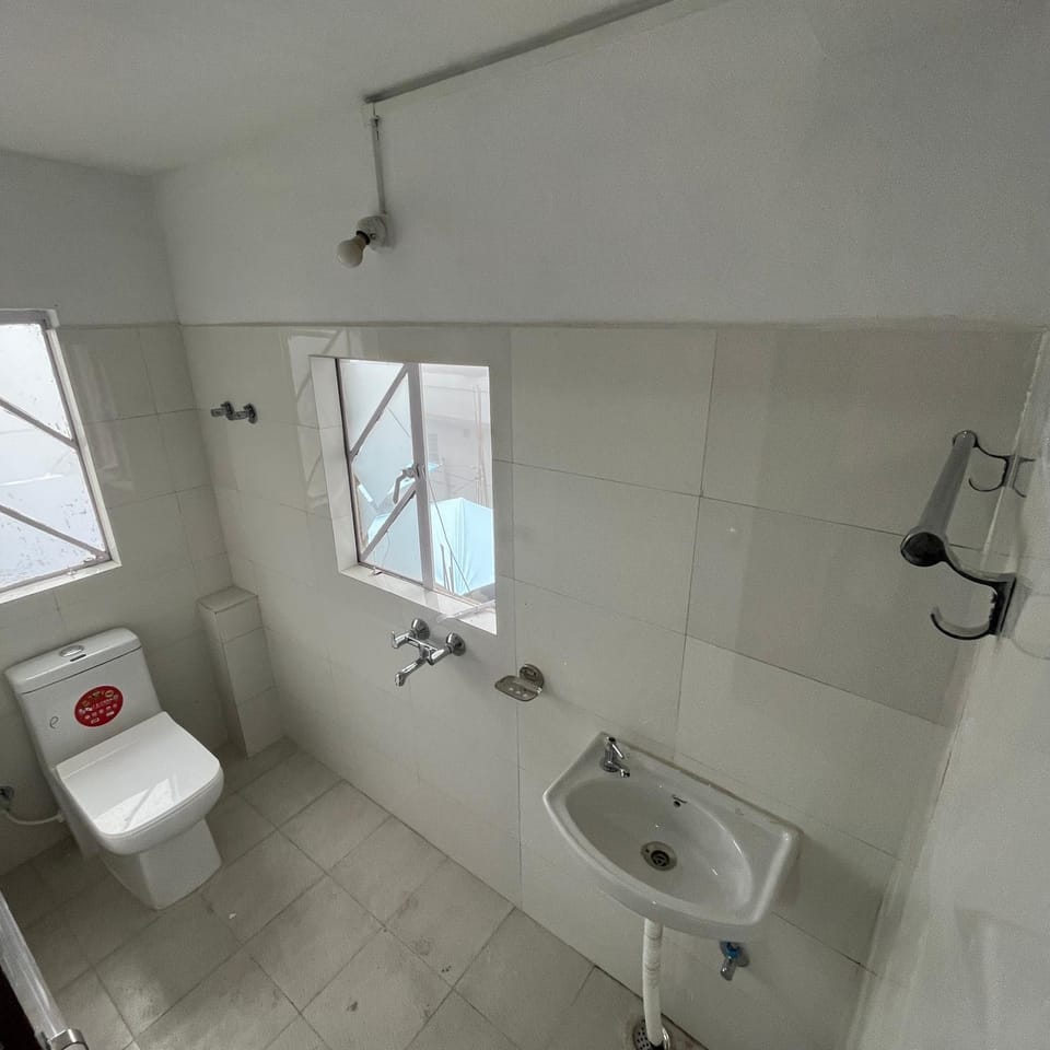 Toilet, Bathroom, towels