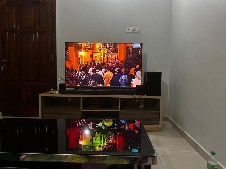 Communal lounge/ TV room, TV and multimedia