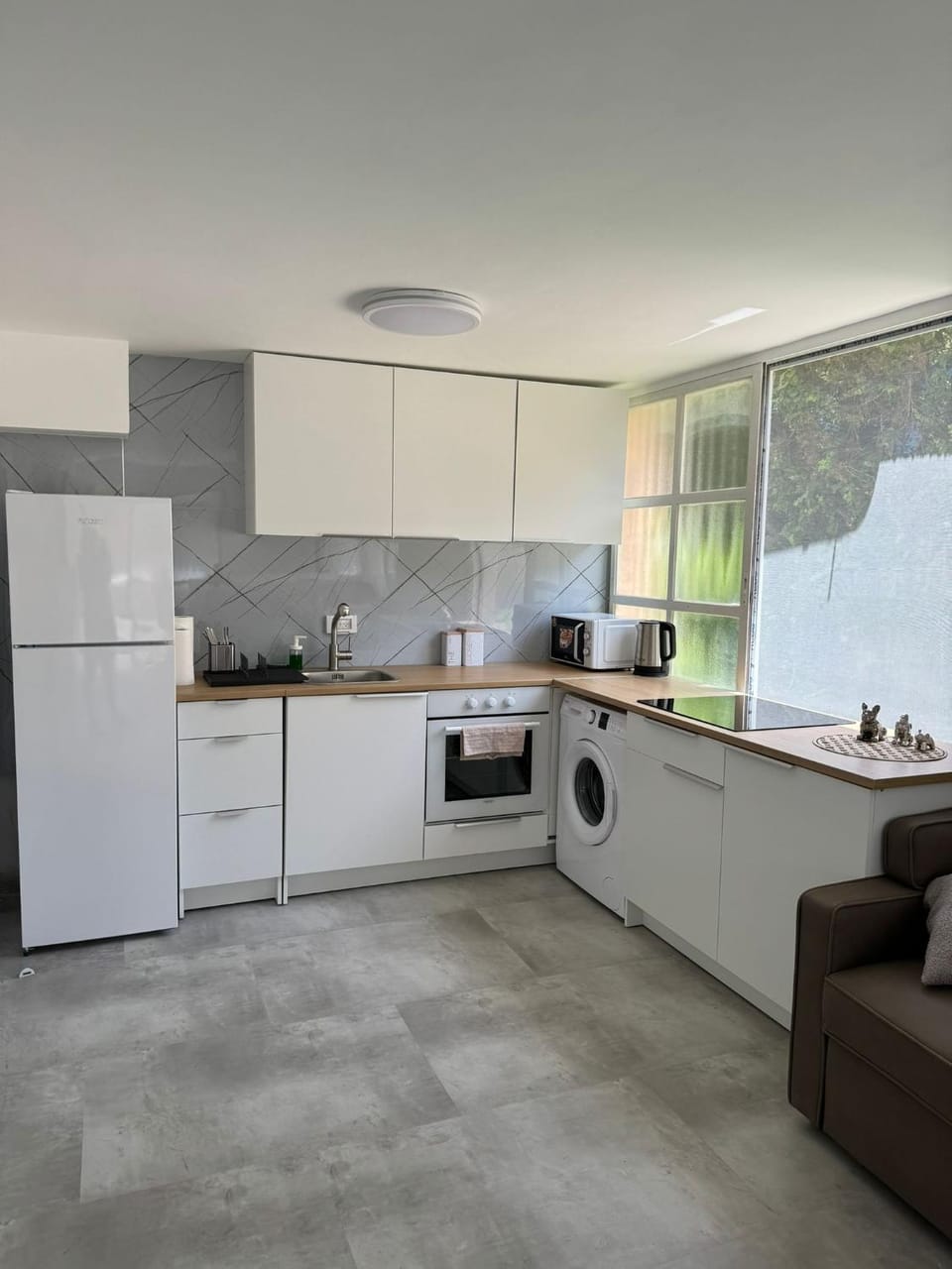 Coffee/tea facilities, Kitchen or kitchenette, oven, pet friendly, stove, washing machine