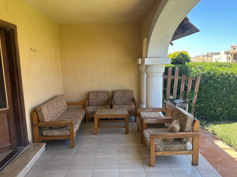 Patio, Day, Garden, Balcony/Terrace, Balcony/Terrace, Seating area, Garden view