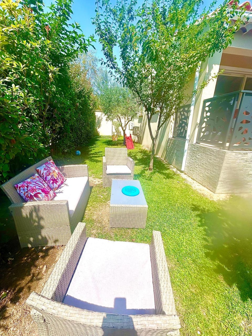 Garden view, Garden view