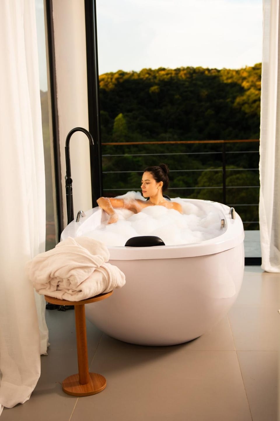 Hot Tub, Bath